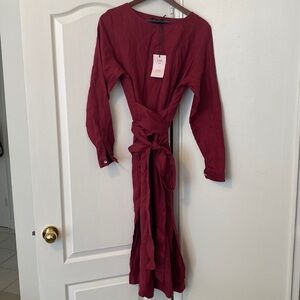 Stunning red 100% linen dress with waist-cinching belt and pockets never worn